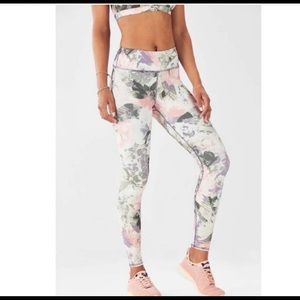 - Fabletics Mid-Rise Printed PowerHold Leggings M